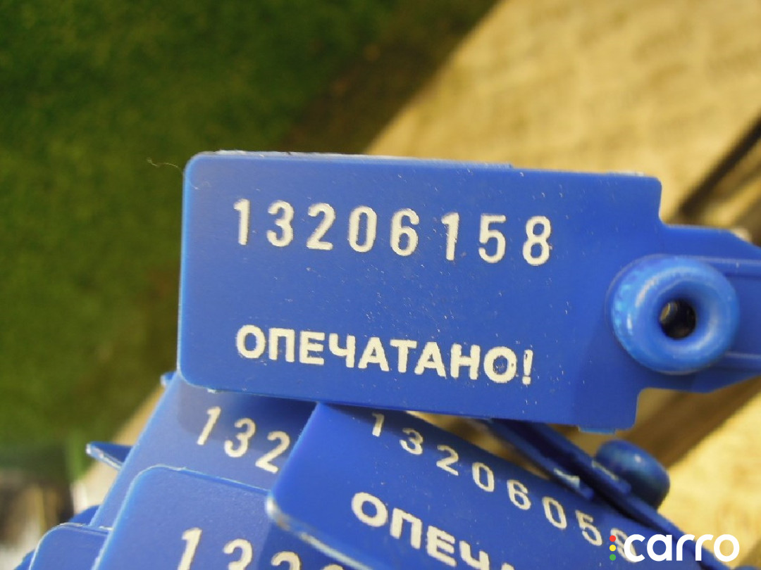 Заглушка (решетка) в бампер Volkswagen Passat B6 2006г. - фото №3