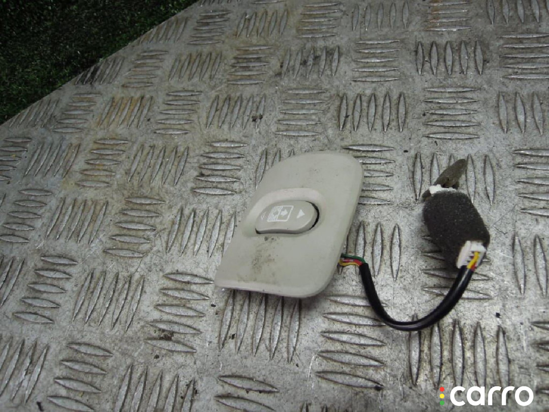 Кнопка открывания люка Nissan Qashqai 2009г. - фото №1