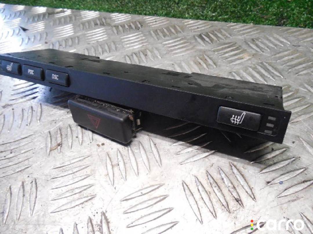 Кнопка подогрева сидений BMW 5 E39 2003г. - фото №1