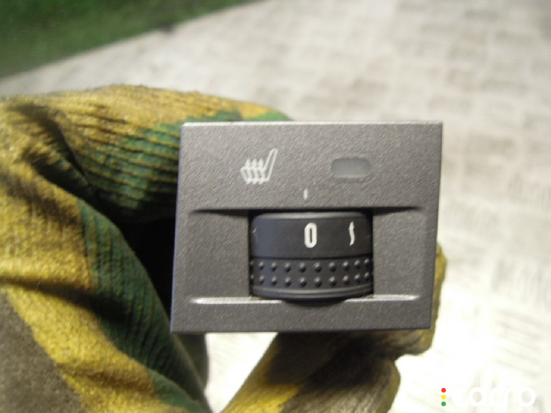 Кнопка подогрева сидений Opel Signum 2006г. - фото №1