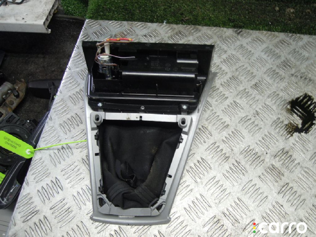 Консоль салона (кулисная часть) BMW X3 E83 2009г. - фото №3