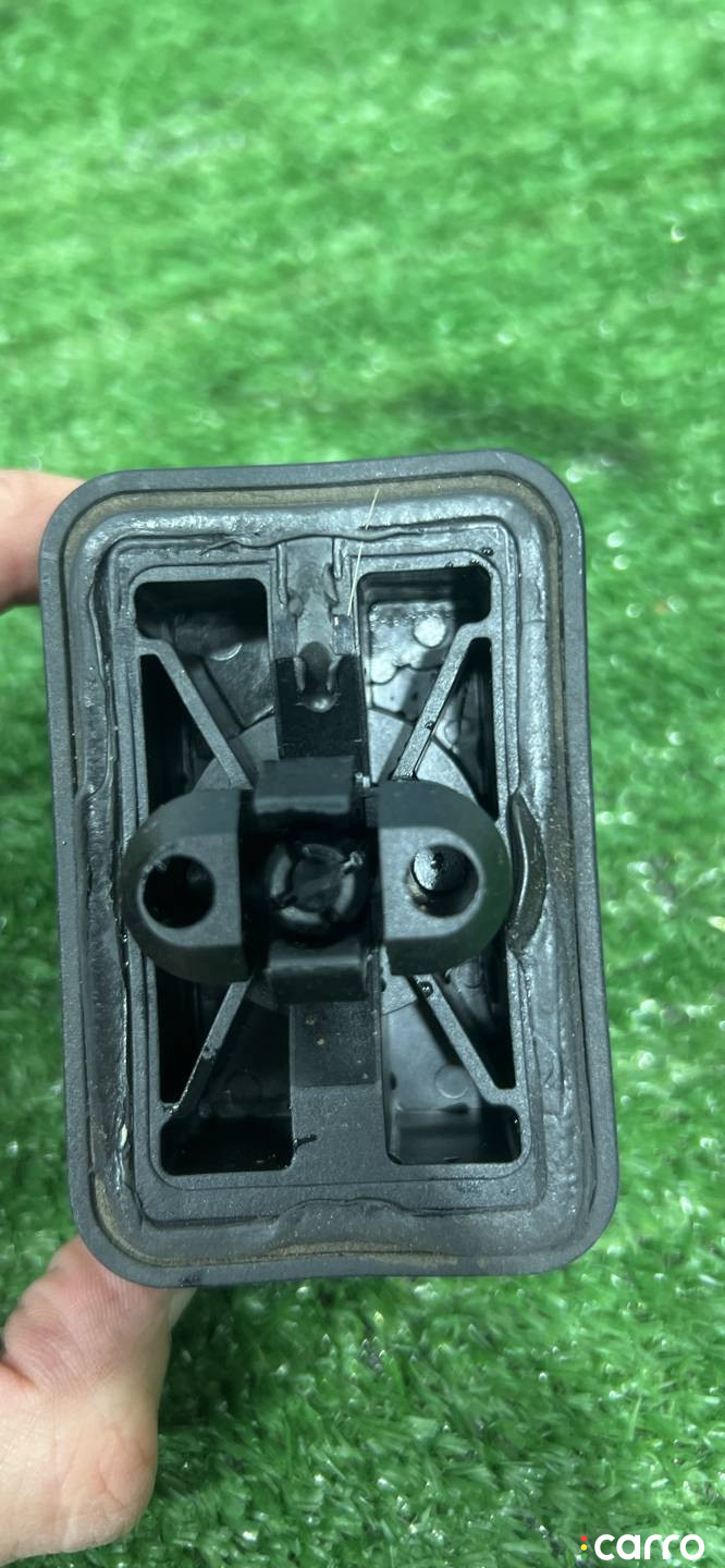 51717039760, 7039760 Опора под домкрат (поддомкратная подушка) задняя BMW 7 E65/E66 2006г. - фото №9