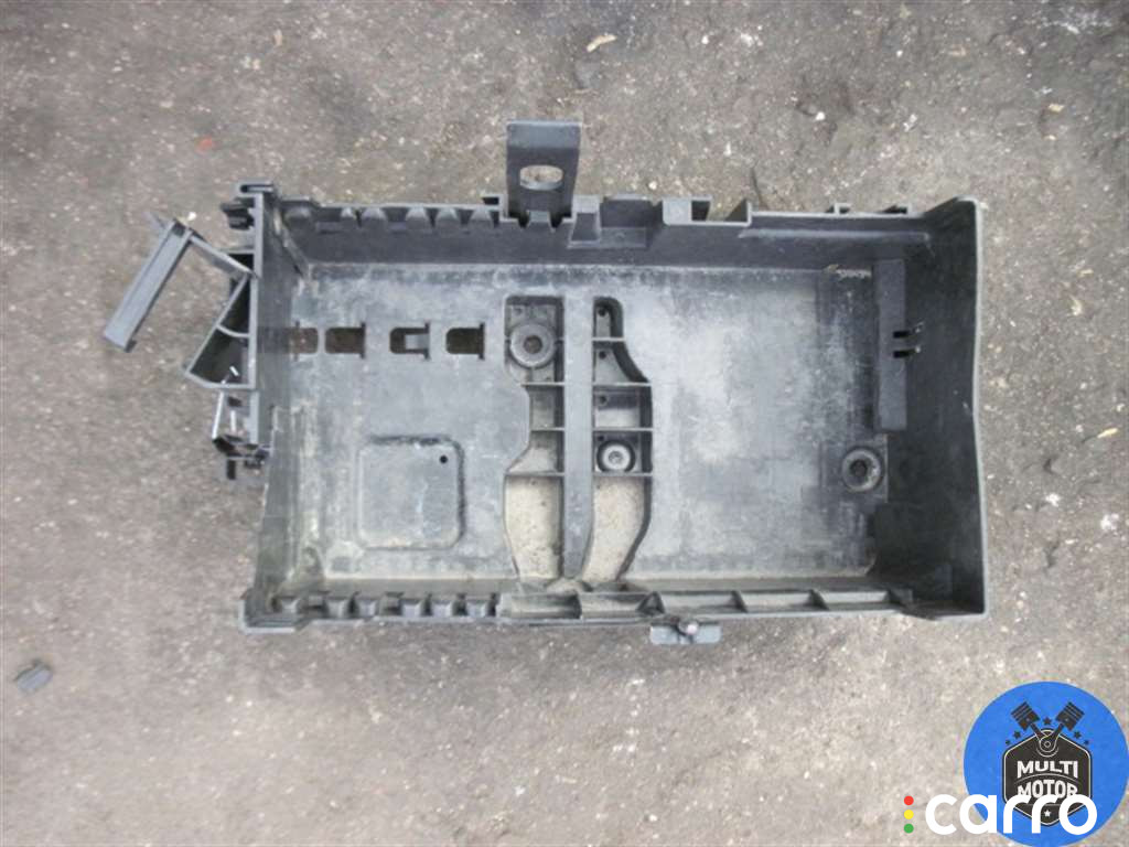 Полка аккумулятора Opel Astra 2011г. - фото №1