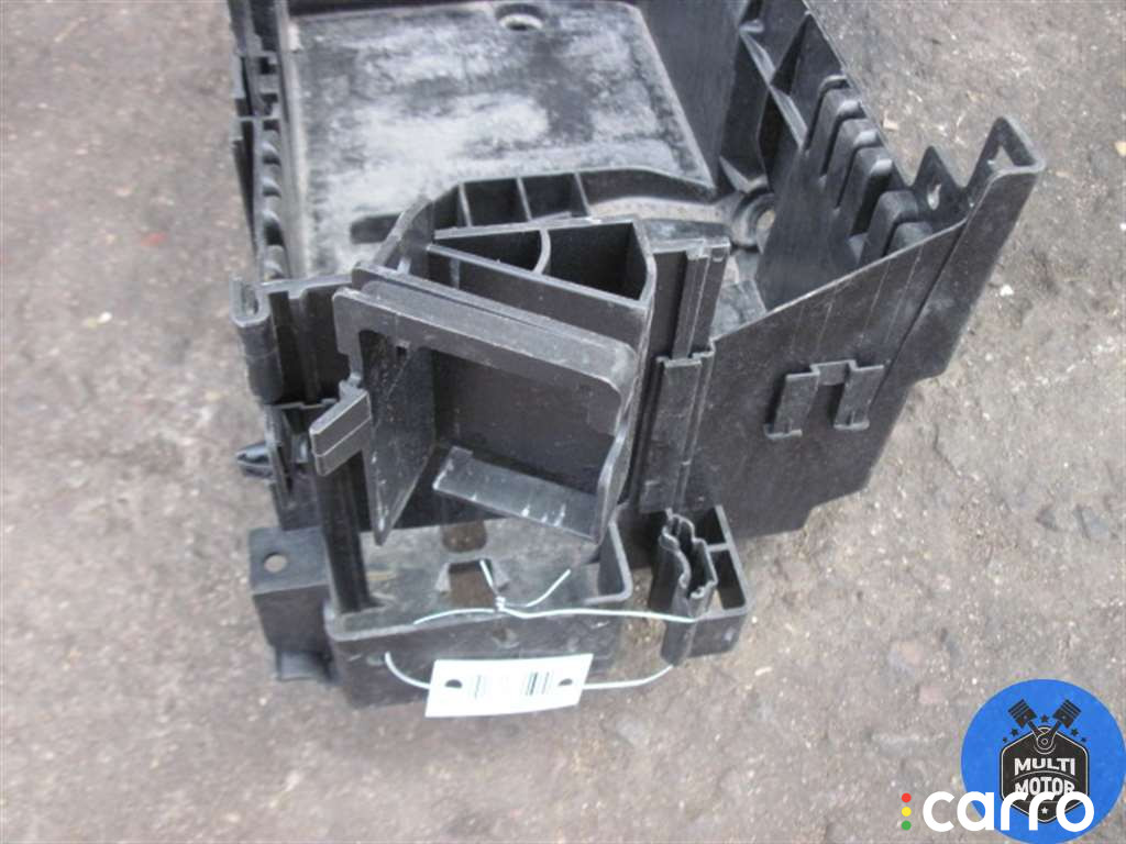 Полка аккумулятора Opel Astra 2011г. - фото №2