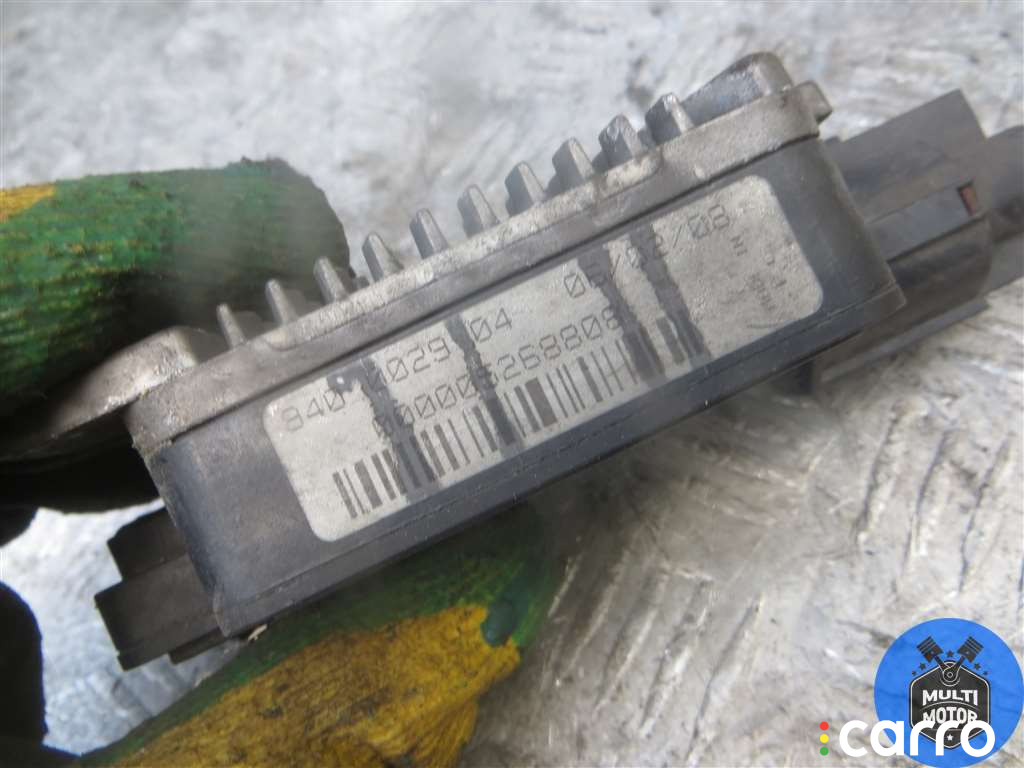 Блок управления вентилятором радиатора Ford Focus 2008г. - фото №3
