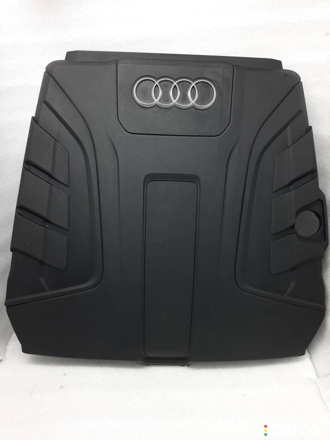 70593911 Декоративная крышка двигателя Audi Q7 4M - фото №3