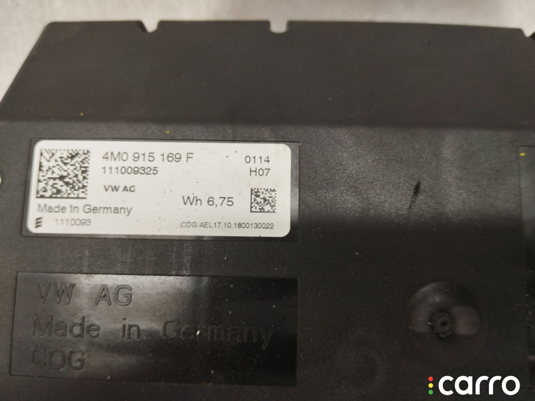4M0915169F аккумулятор Volkswagen Touareg 3 - фото №3