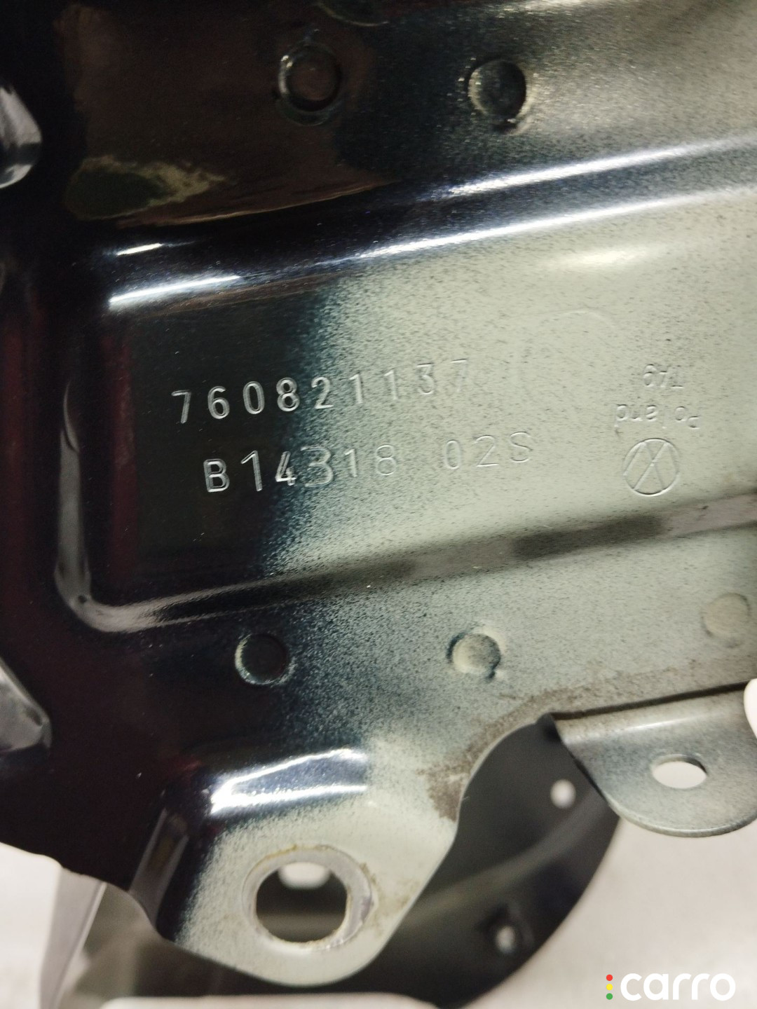 4M0821161, 760821107, 760821137 Крепления ( кронштейн ) крыла передний левый Volkswagen Touareg 3 - фото №3