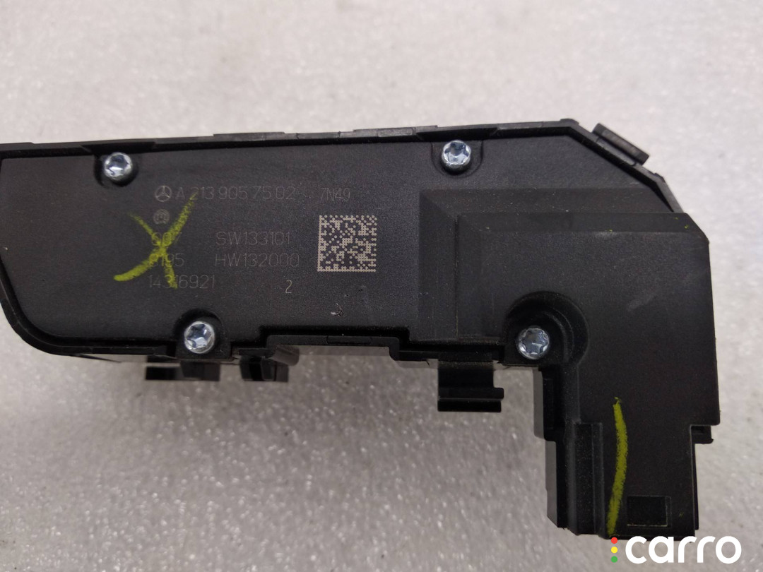 A2139057502 Кнопка обогрева сидений передняя правая Mercedes-Benz C W205/S205/C205 2017г. - фото №2
