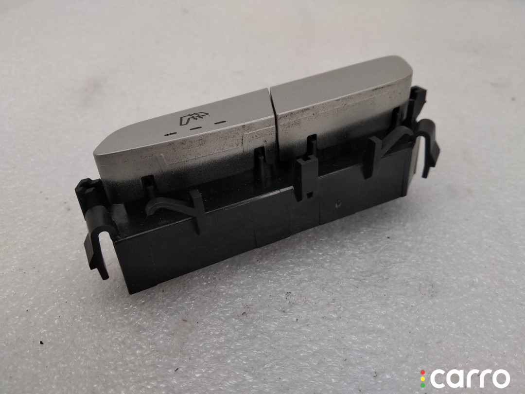 A2139057502 Кнопка обогрева сидений передняя правая Mercedes-Benz C W205/S205/C205 2017г. - фото №3