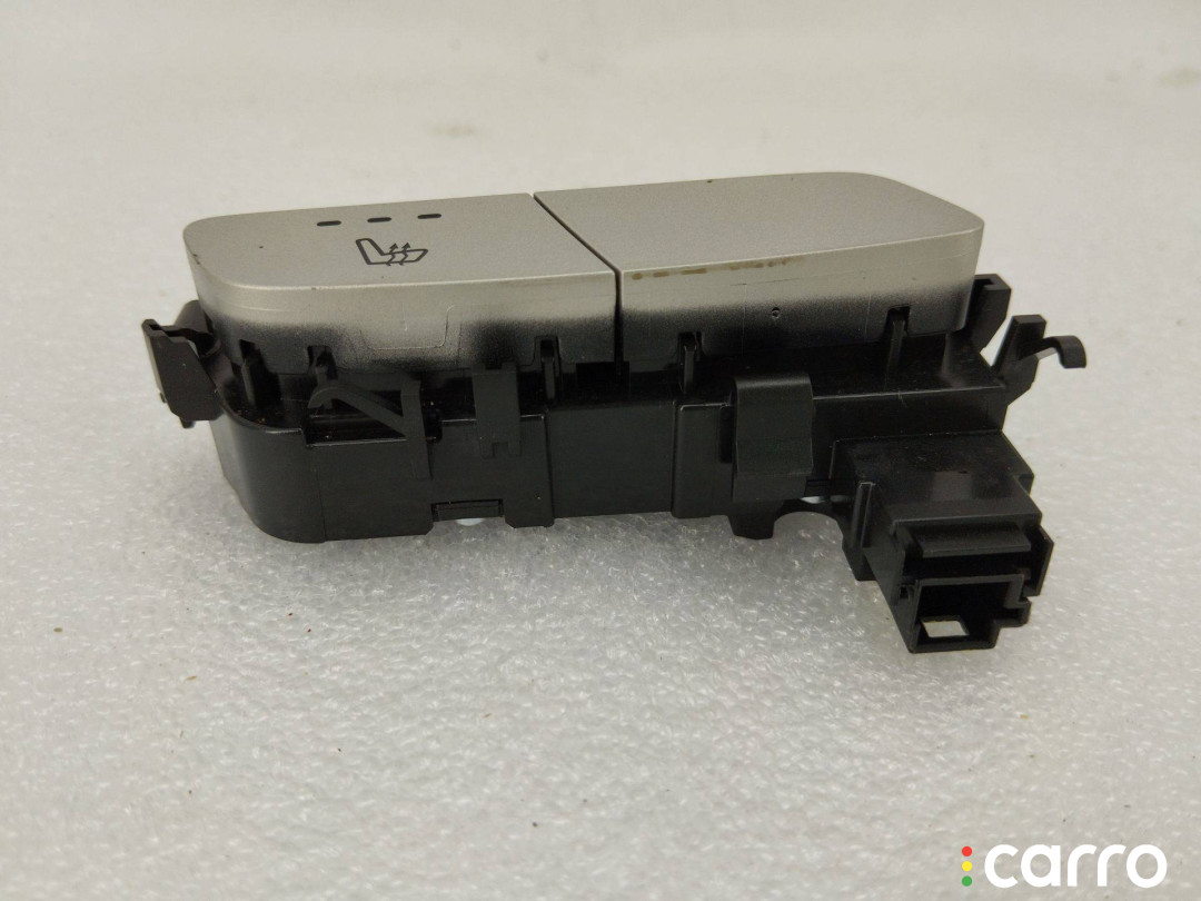 A2139057302 Кнопка обогрева сидений передняя левая Mercedes-Benz C W205/S205/C205 2017г. - фото №2
