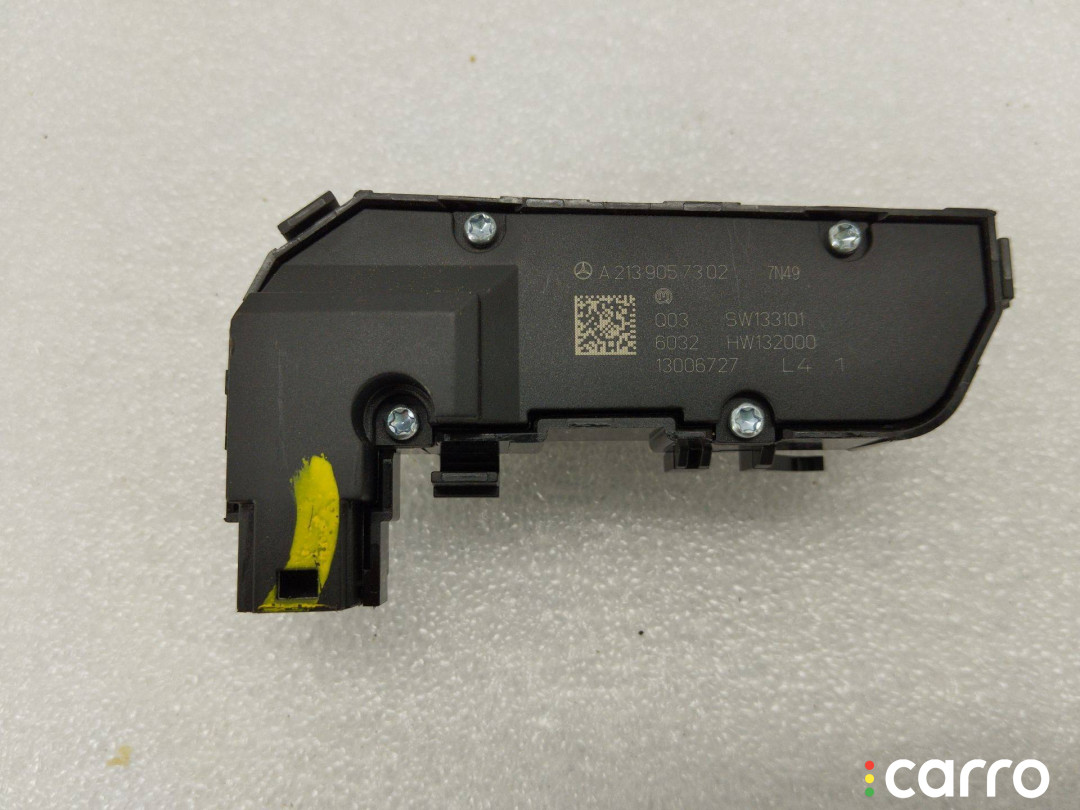 A2139057302 Кнопка обогрева сидений передняя левая Mercedes-Benz C W205/S205/C205 2017г. - фото №4