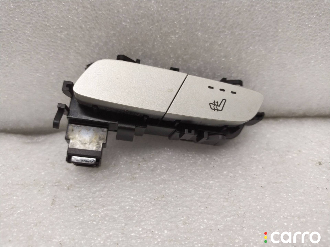 A2139057502 Кнопка обогрева сидений передняя правая Mercedes-Benz C W205/S205/C205 2017г. - фото №1