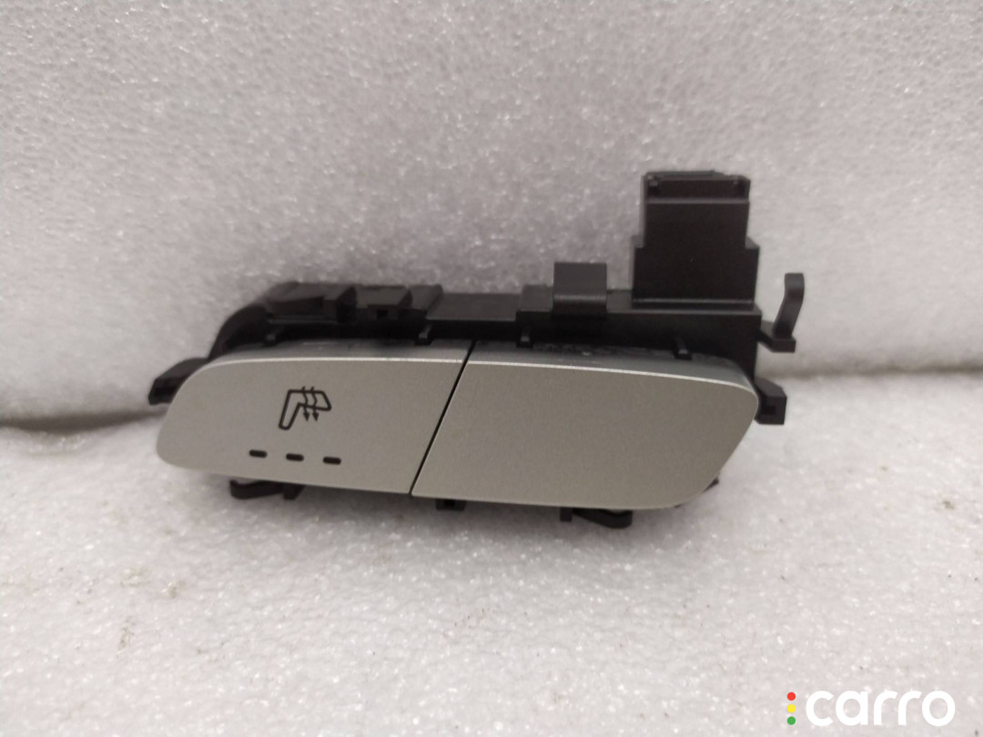 A2139057502 Кнопка обогрева сидений передняя правая Mercedes-Benz C W205/S205/C205 2017г. - фото №2