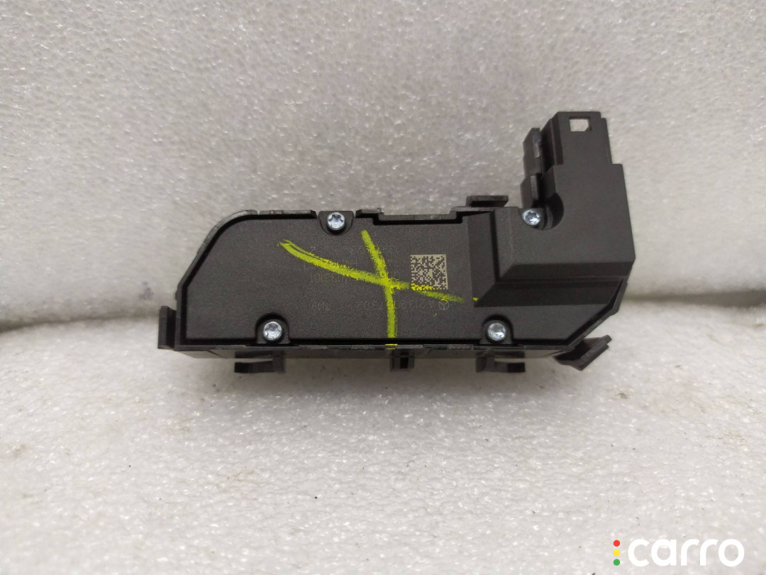 A2139057302 Кнопка обогрева сидений передняя левая Mercedes-Benz C W205/S205/C205 2017г. - фото №2