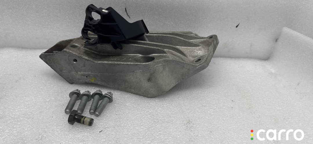 6861559 кронштейн двигателя BMW 5 G30/G31 - фото №4