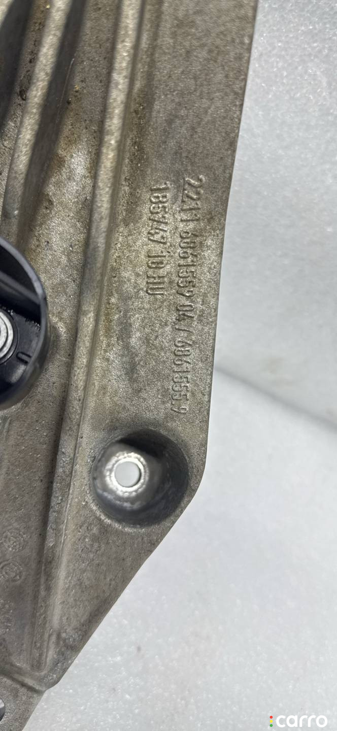 6861559 кронштейн двигателя BMW 5 G30/G31 - фото №6