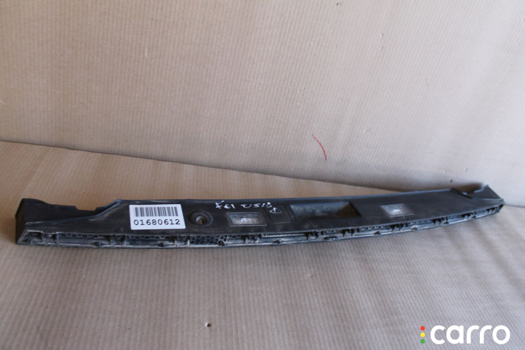 51137194176 Накладка крышки багажника BMW 7 F01 F02 2012г. - фото №1