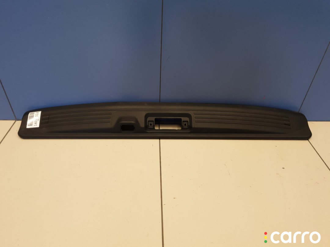 LR038140 Обшивка двери багажника нижняя Land Rover Range Rover 2012г. - фото №1