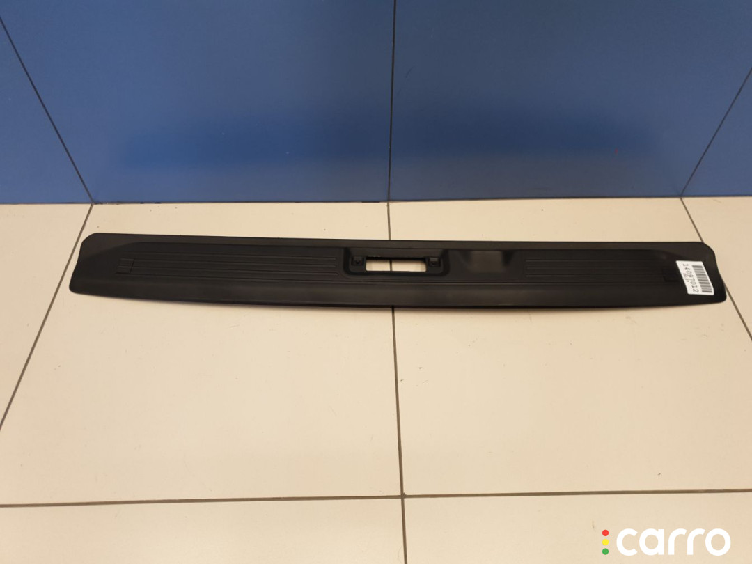 LR038140 Обшивка двери багажника нижняя Land Rover Range Rover 2012г. - фото №5
