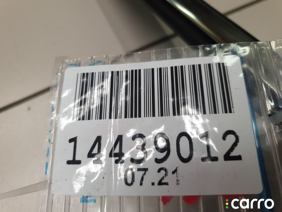 8W9839432D Уплотнитель стекла двери задний правый Audi A4 B9 2015г. - фото №2