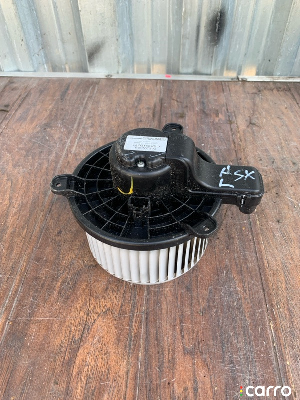 7802A326, 132CE2282, 34362, 7802A327, ASM326A, BM10052C, EWNMS003, HM068, LFH1126, MB8230, MBLZD172518, MZZ1027GS, MZZ1027PM, MZZ1027YD, PQ3200179, RP29MH026, SHF28025, ST940006, STIF054, VLT378060 Мотор печки Mitsubishi Outlander 3 2015г. - фото №1