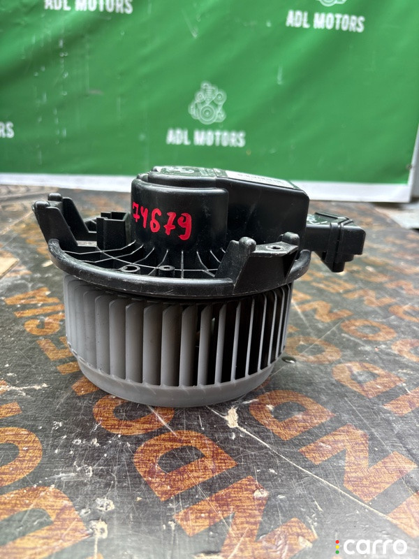 STIF078, 79310SWWG01, 114017, 11BLF4003RA, 132CE2363, 34310, 402120, 402120M, 70040, 77IB234, 79310SWWG11, 79310TA0A01, 8710360330, AM1236, AMP63968, ARR43601, ASB33684, ASI38804, AVP86865, D79310SWWG01, DRA30484, HDL01001014, HM150, HSE84436, KHF023, KSS2323YU, LFH23LL, MZZ0441EJ, N1A26334, PFN303, PQ3200260, RF1550, RUA41SH, SHF28038, ST79310TA0A01, STIF110, TGHBF003, TGHBF015, TT21170, U0201078, VAS90585, Z72259R, ZZXV28199 Мотор печки Honda CR-V 3 2007г. - фото №1