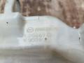EG2267481E, EG2267481B, EG2267481C Бачок омывателя Mazda CX-7 2006г. - фото №6