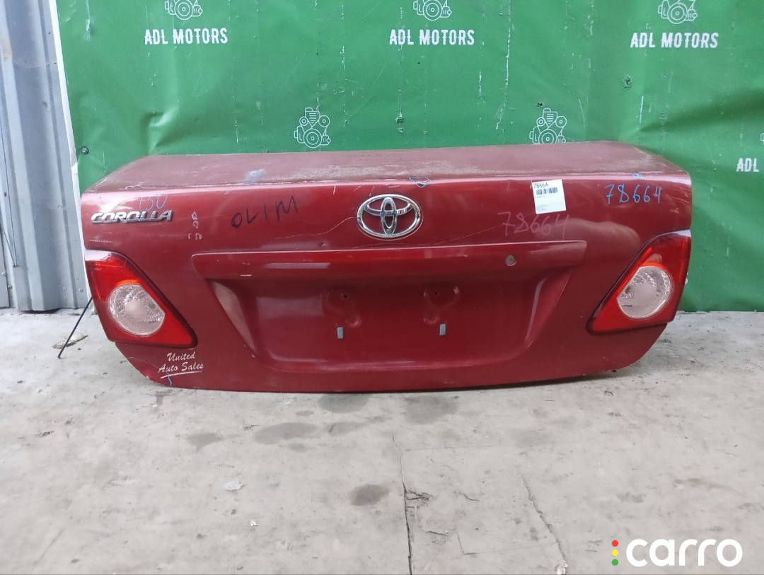6440112B50, 6440112B30, 6440112C20, 8118700, L021020300, OEM0055BAG, STTY290750, TA03031, TCG00715B, TY12313BAX, TYCRL06600 Крышка багажника Toyota Corolla 2006г. - фото №1