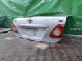 6440112B50, 6440112B30, 6440112C20, 8118700, L021020300, OEM0055BAG, STTY290750, TA03031, TCG00715B, TY12313BAX, TYCRL06600 Крышка багажника Toyota Corolla 2006г. - фото №4