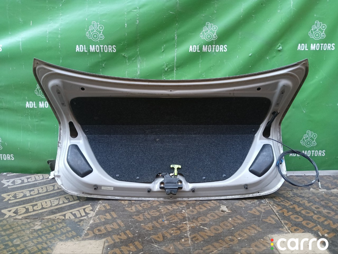 6440112B50, 6440112B30, 6440112C20, 8118700, L021020300, OEM0055BAG, STTY290750, TA03031, TCG00715B, TY12313BAX, TYCRL06600 Крышка багажника Toyota Corolla 2006г. - фото №7