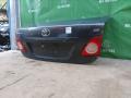 6440112B50, 6440112B30, 6440112C20, 8118700, L021020300, OEM0055BAG, STTY290750, TA03031, TCG00715B, TY12313BAX, TYCRL06600 Крышка багажника Toyota Corolla 2006г. - фото №4