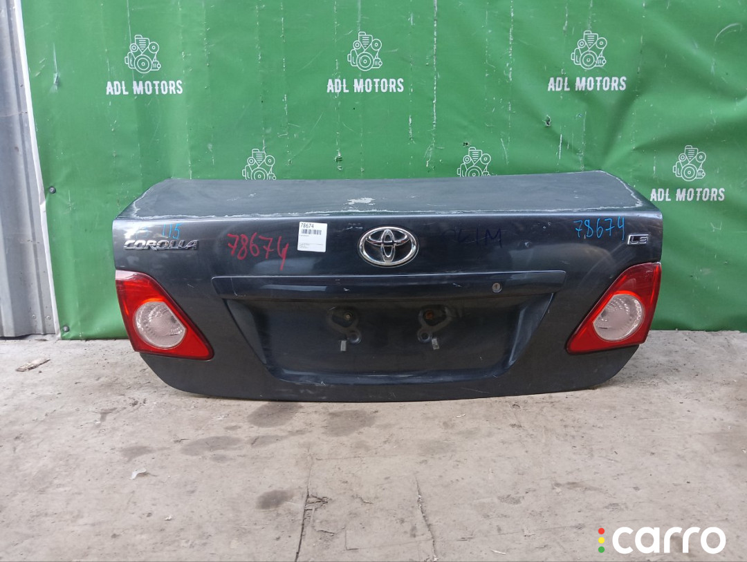 6440112B50, 6440112B30, 6440112C20, 8118700, L021020300, OEM0055BAG, STTY290750, TA03031, TCG00715B, TY12313BAX, TYCRL06600 Крышка багажника Toyota Corolla 2006г. - фото №1
