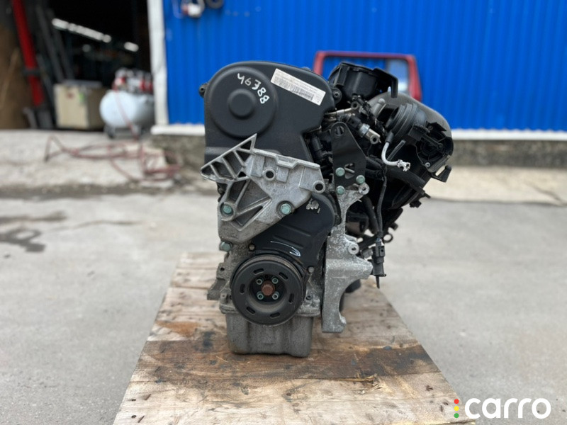 AXW Двигатель AUDI A3 2003г. - фото №1