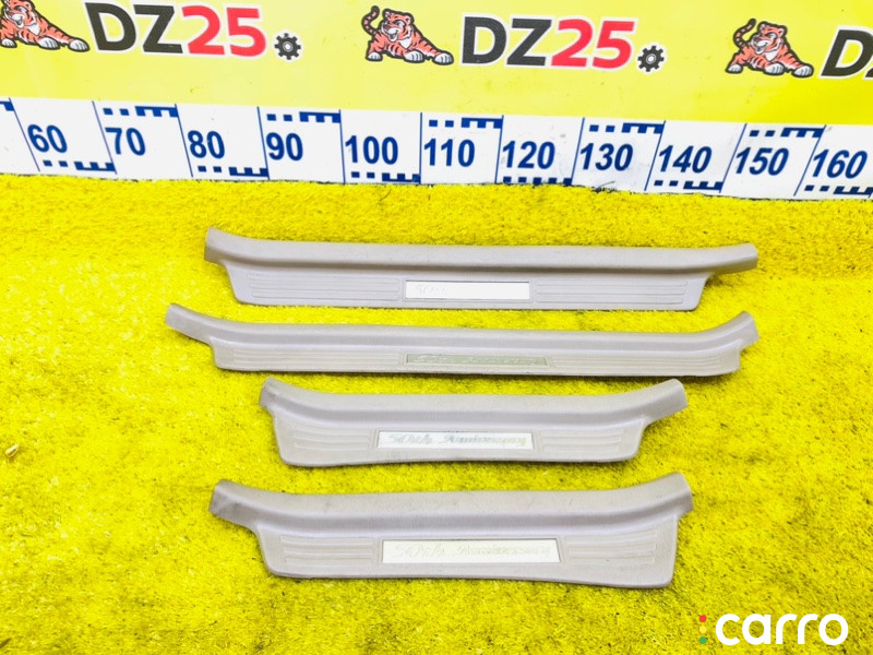 5259, 6791360040A0, 6791860030A0, 6791760040A0, 6791460030A0 накладка на порог TOYOTA LAND CRUISER 2001г. - фото №1