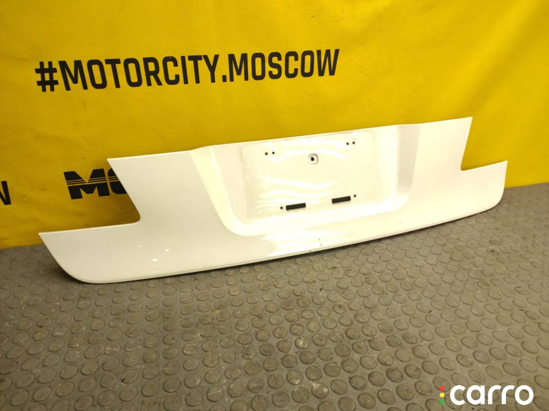 51497186533 Накладка крышки багажника BMW 740i 2009г. - фото №1