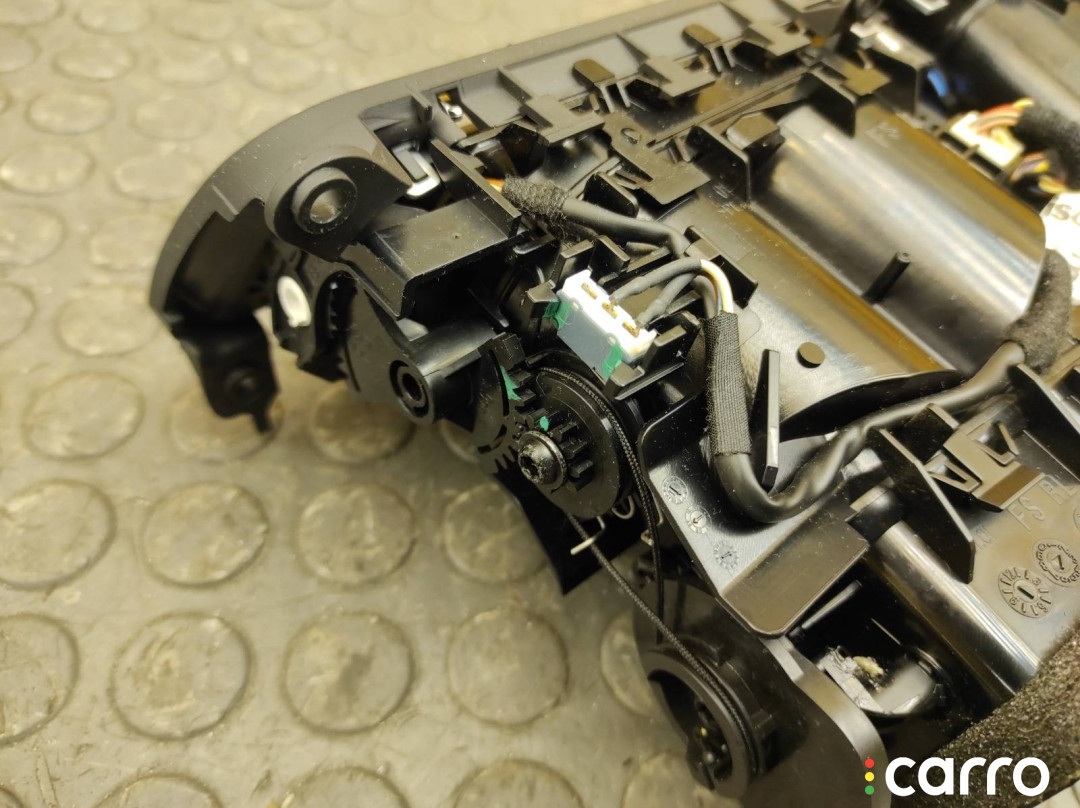 64229115860 Дефлектор салона BMW 740i 2009г. - фото №6