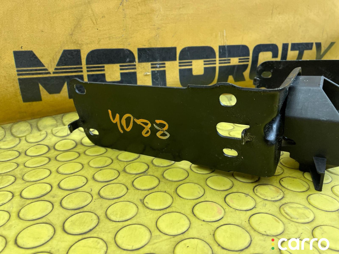 51647117811 Кронштейн радиатора BMW X1 2011г. - фото №9