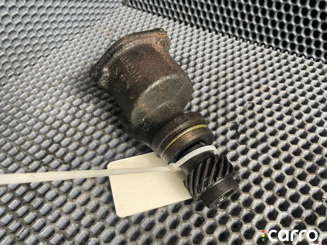 028207A Насос вакуумный Volkswagen Transporter T4 1997г. - фото №1