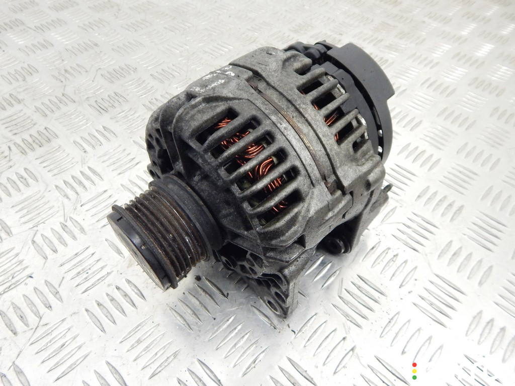 Генератор VOLKSWAGEN CRAFTER 1 2008г. - фото №1