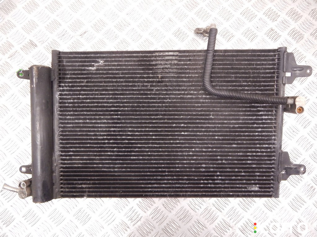 Радиатор кондиционера VOLKSWAGEN SHARAN 2002г. - фото №1