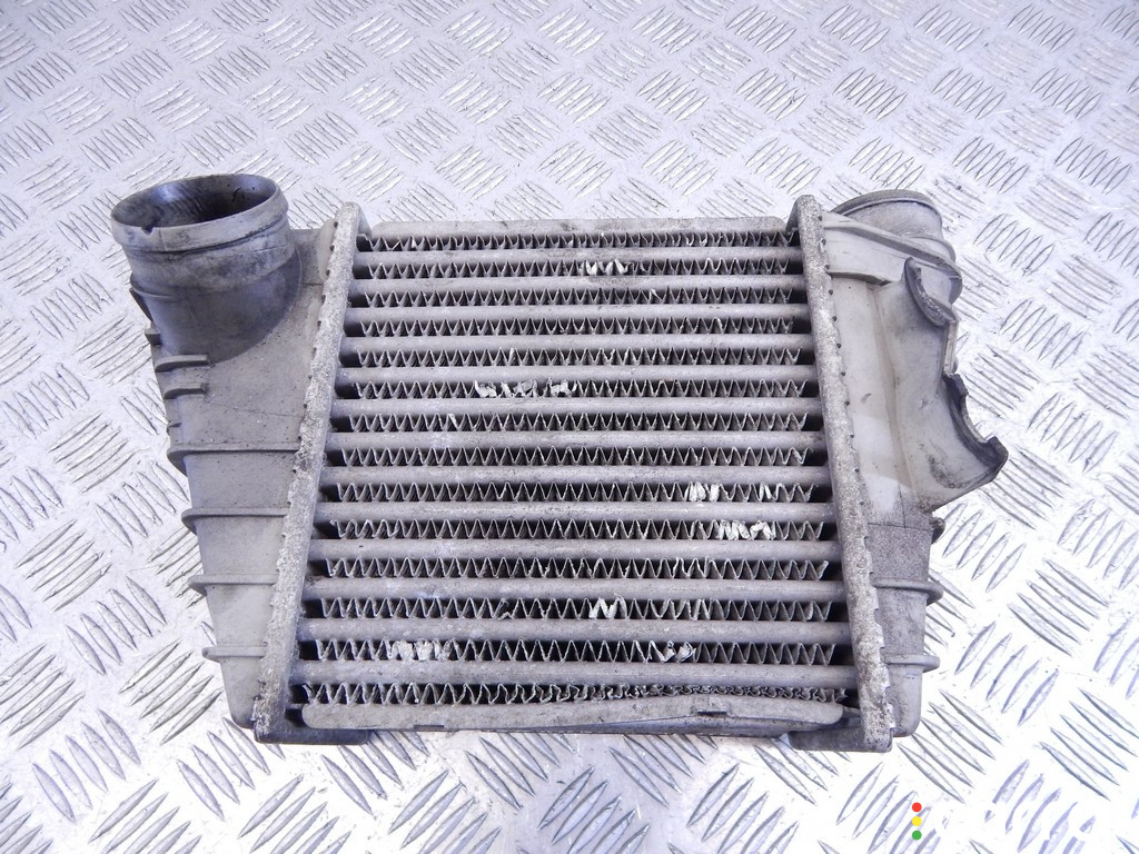 Интеркулер AUDI A3 1998г. - фото №3
