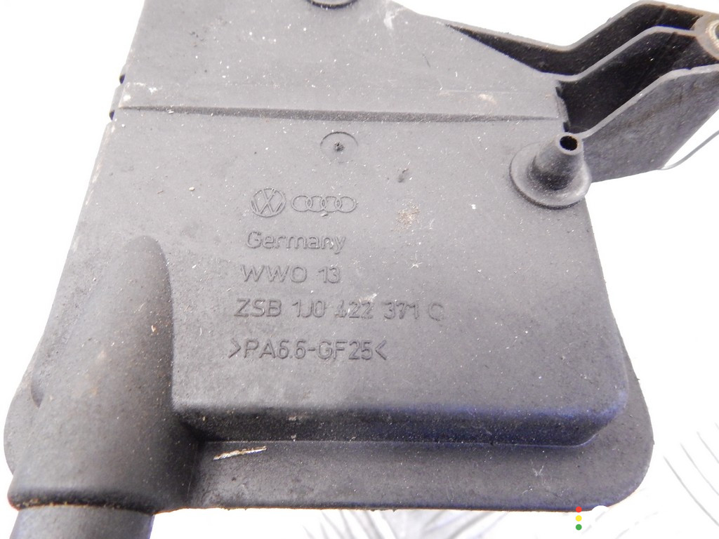 Бачок гидроусилителя VOLKSWAGEN GOLF IV 2001г. - фото №3