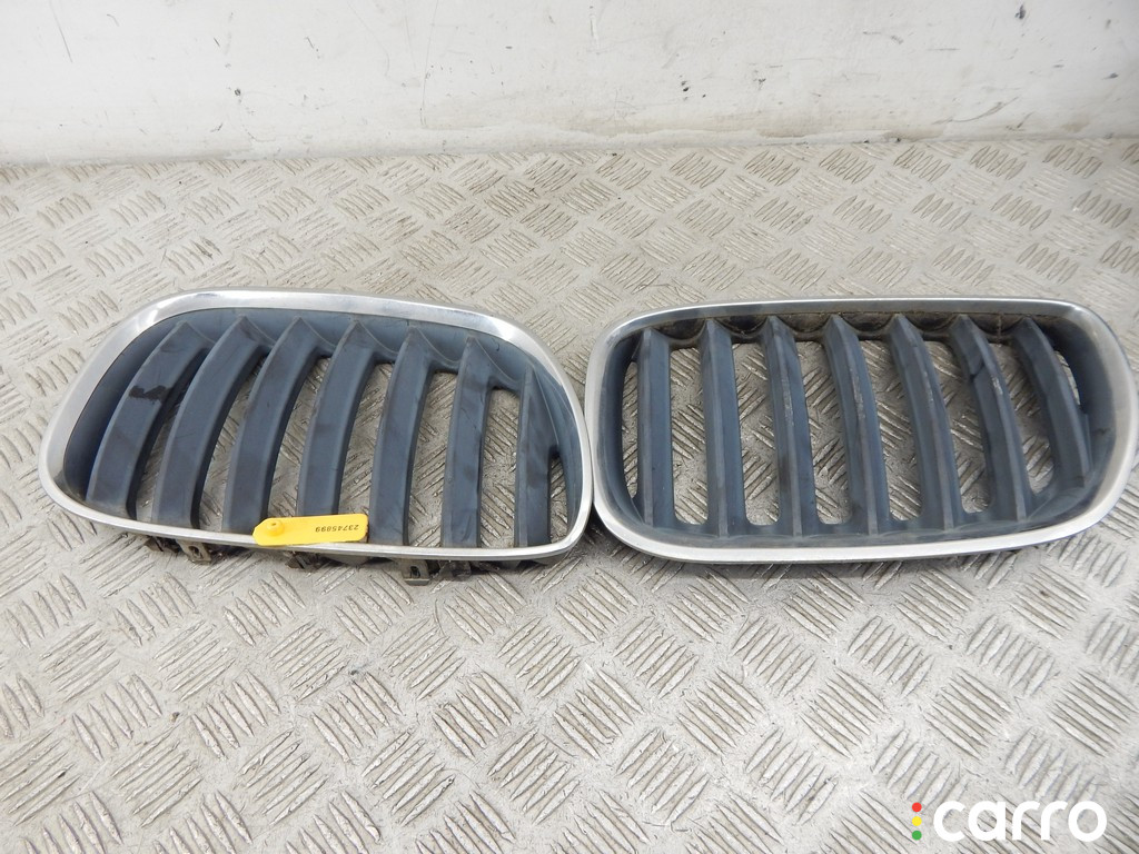 51137124815, 7124815 Решетка радиатора BMW X5-series (E53) 2004г. - фото №1