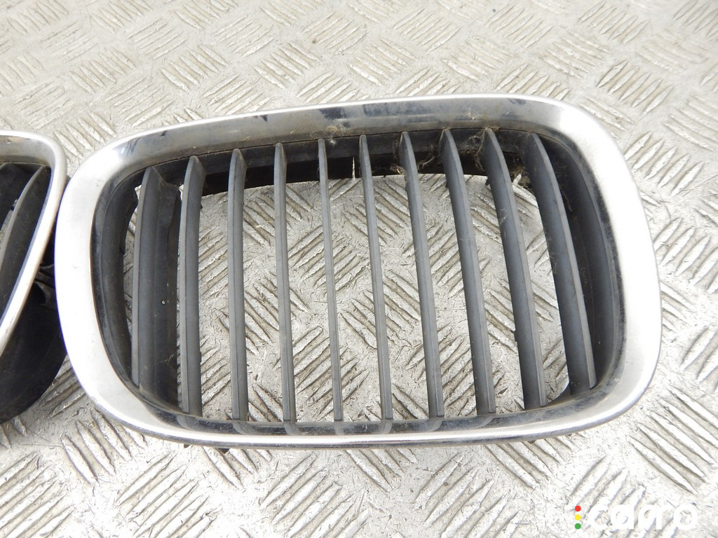 51138159315, 8159315 Решетка радиатора BMW 5-series (E39) 1999г. - фото №3