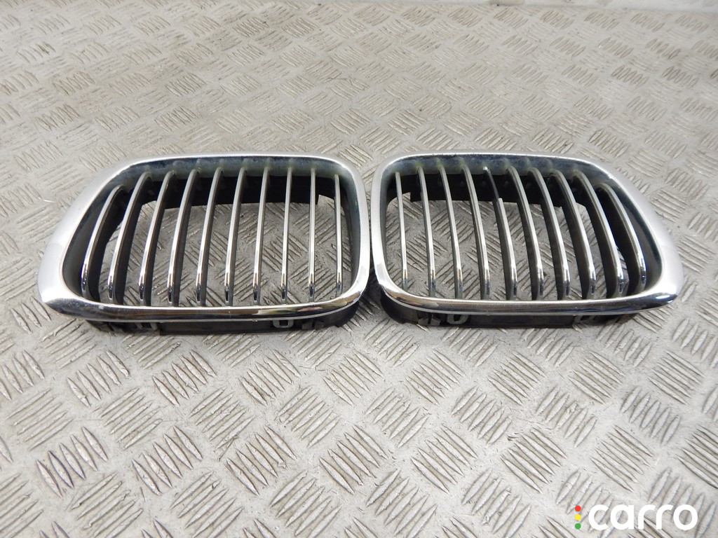 Решетка радиатора BMW 3-series (E46) 1998г. - фото №1
