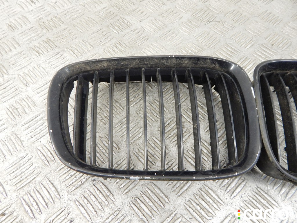 Решетка радиатора BMW 5-series (E39) 2000г. - фото №2