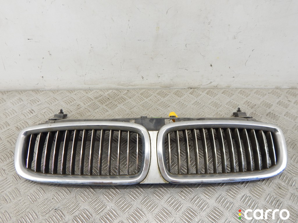 51137037727, 7037727 Решетка радиатора BMW 7-series (E65/66) 2002г. - фото №1