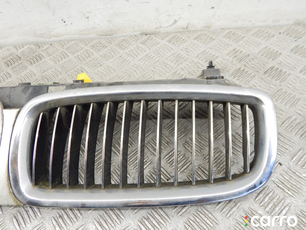 51137037727, 7037727 Решетка радиатора BMW 7-series (E65/66) 2002г. - фото №3