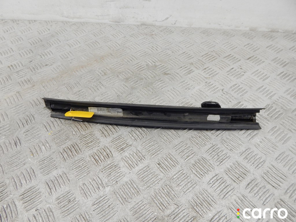 51168266357, 8266357 Шторка двери BMW X5-series (E53) 2004г. - фото №1